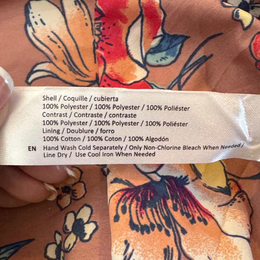 Floral Dress with pockets and adjustable straps. - Picture 12 of 12